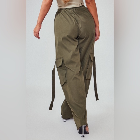 NWT Pretty Little Thing Elastic Waist Wide Leg Cargo Pants CMW2539 Olive Green - Picture 5 of 7
